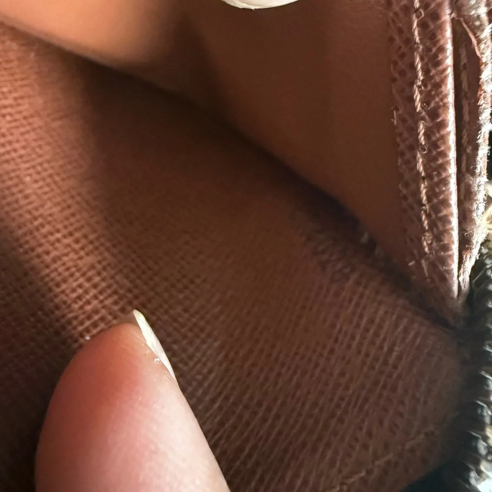 Louis Vuitton wallet/crossbody with 2 chains - Picture 11 of 15